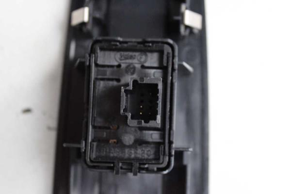 BOUTON LEVE VITRE RENAULT MEGANE  2009-2015  ( AVANT DROIT  ) - Vue 3